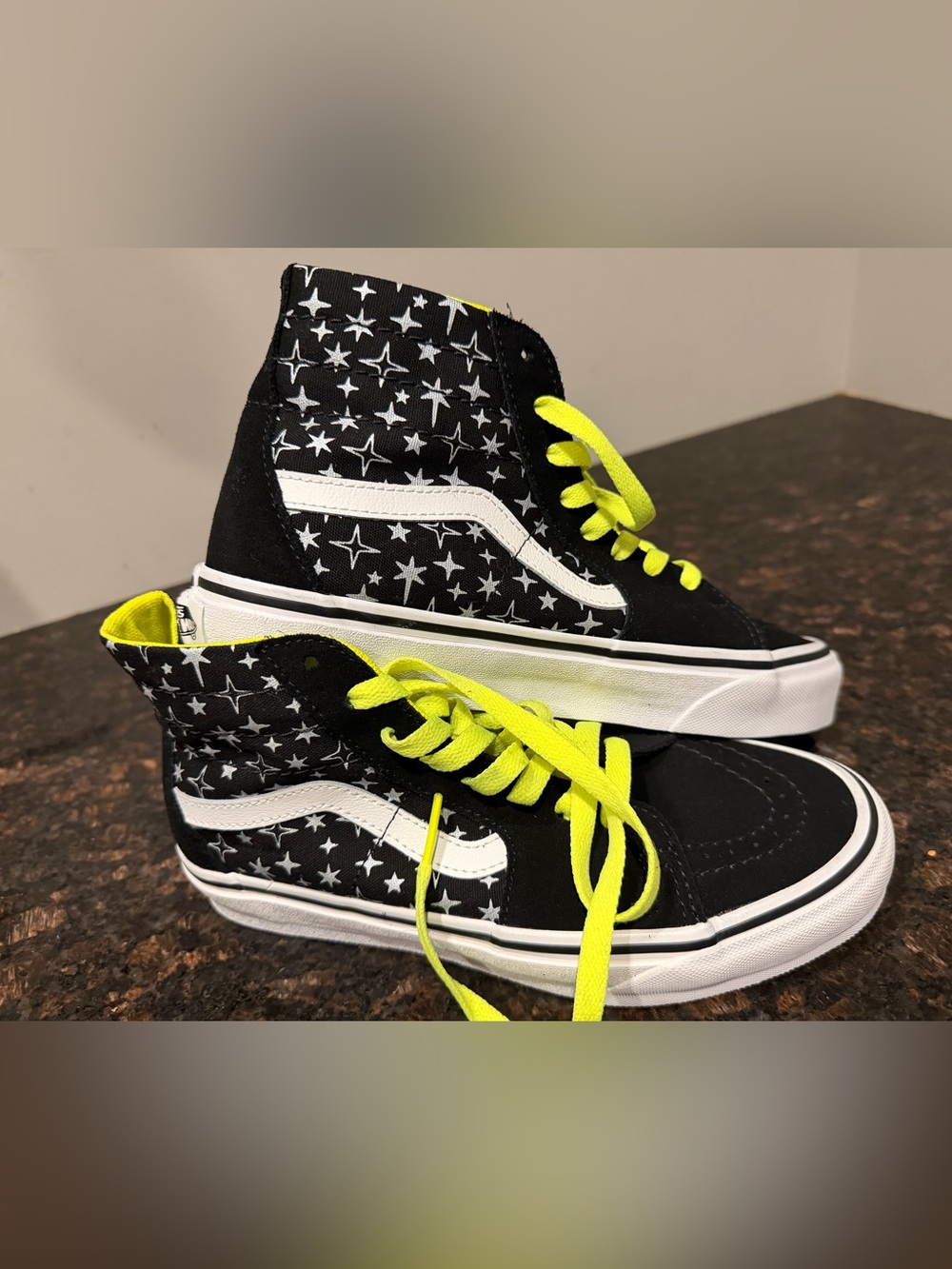 Vans Kids High-Top Star Print Sneakers in Black & Neon Yellow SIZE 6.5